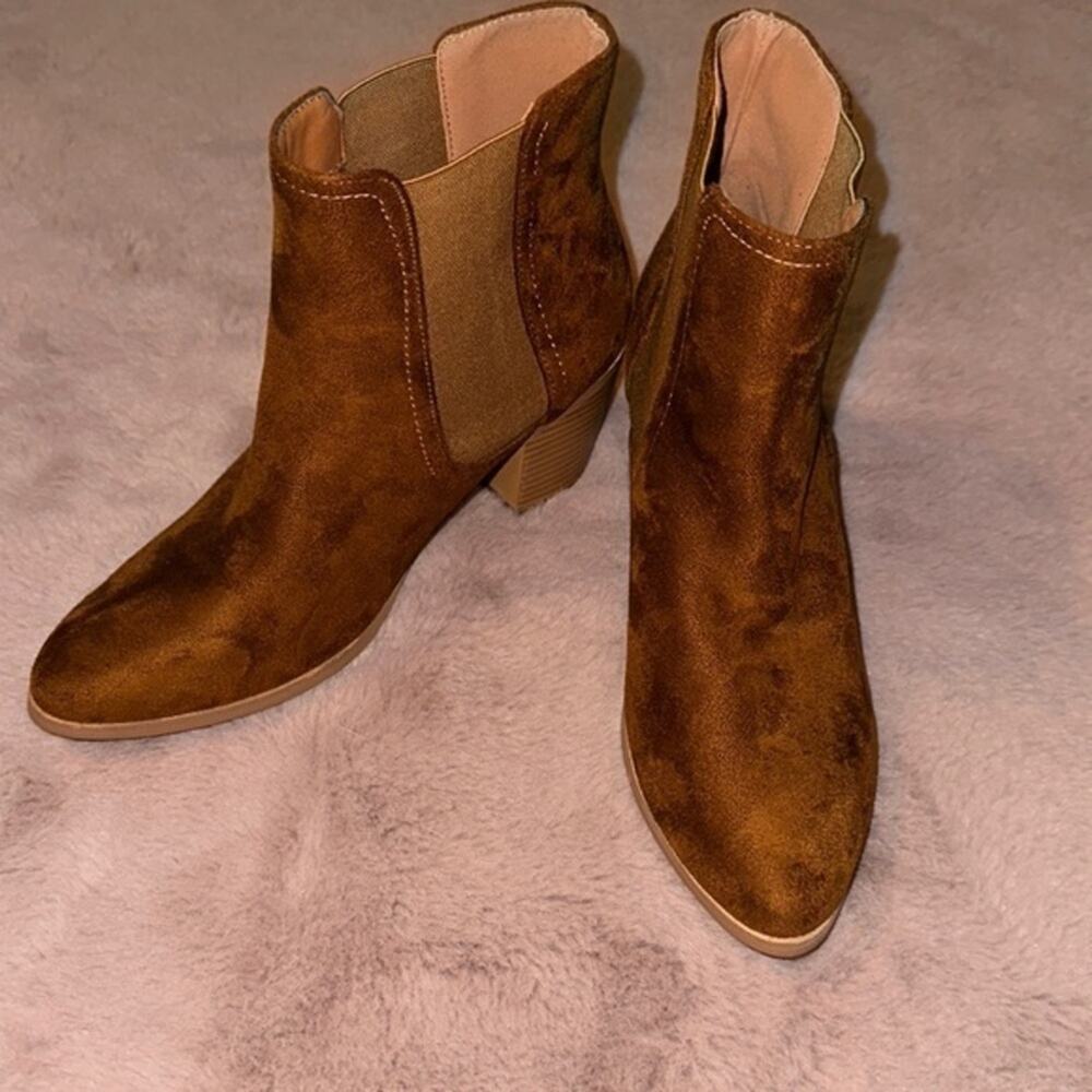 Teddy Tan Suede Ankle Booties by Lulu’s Size 8